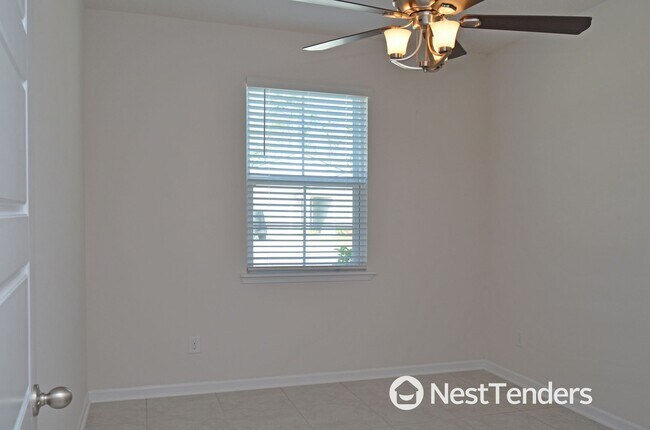 Building Photo - Like New Four Bedroom in Fernandina!