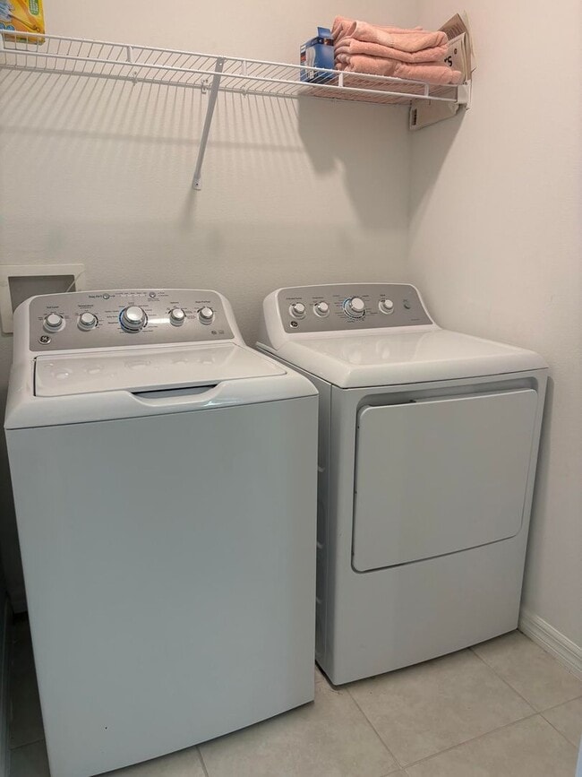 Building Photo - 14442 Editors Note St