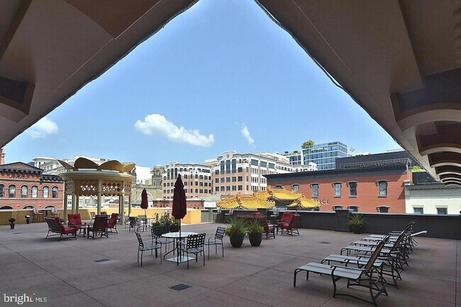 Building Photo - 777 7th St NW
