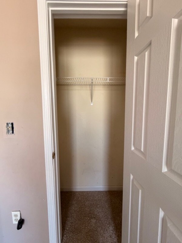 Building Photo - 229 Stonewood Dr