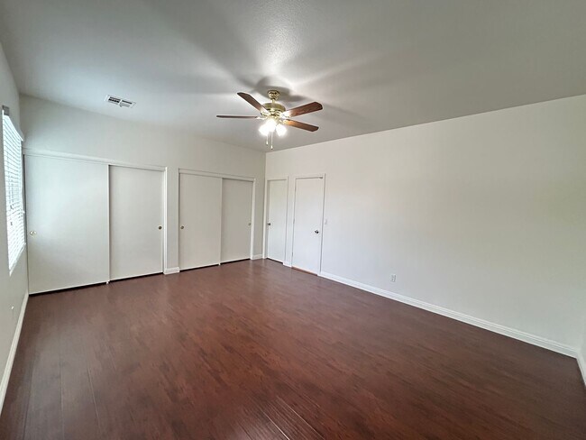 Building Photo - Desirable Summerlin Home 4 Bedrooms 2.5 Ba...