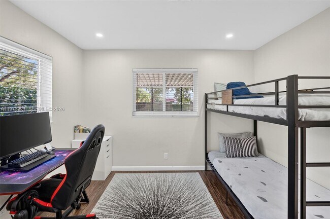 Building Photo - 252 SW 23rd St