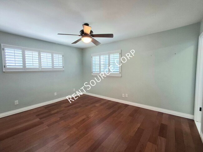 Building Photo - 26421 Torrey Pines Dr