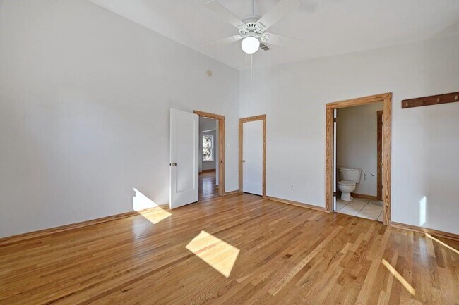 Building Photo - 1102 Garner Ave