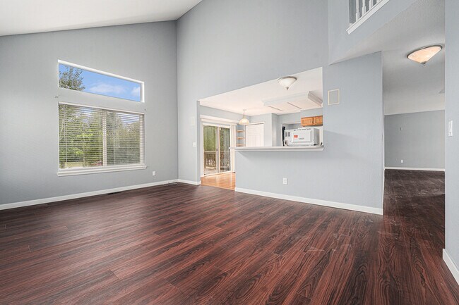 Building Photo - 608 Bentley Pl