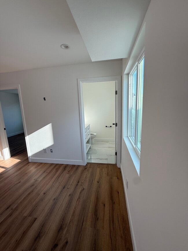 Building Photo - 12406 Cantara St