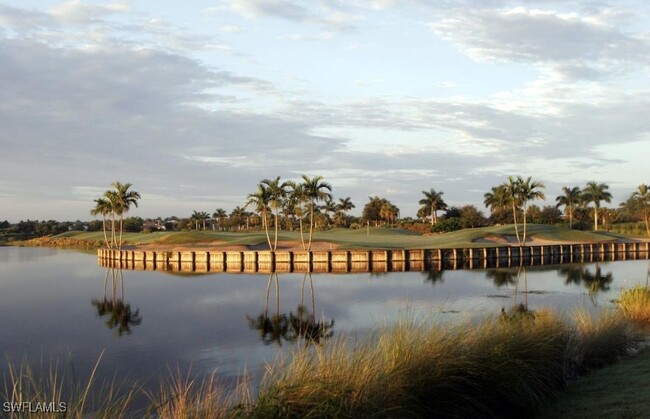 Building Photo - 10044 Siesta Bay Dr