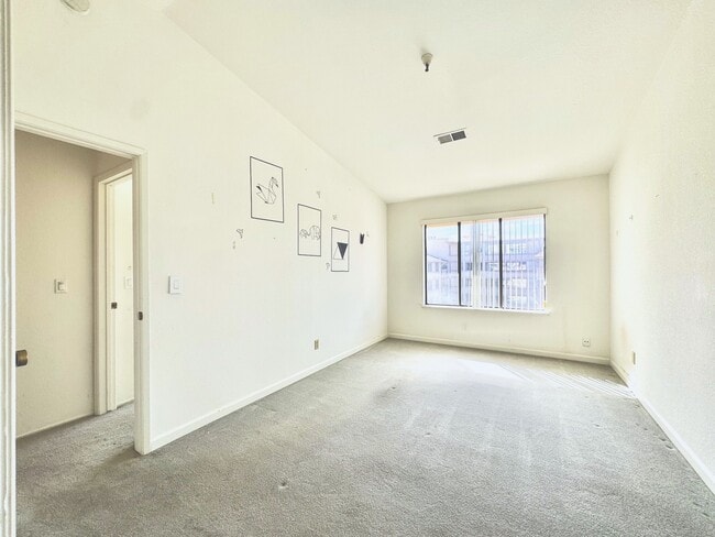 Building Photo - 1400 Carpentier St