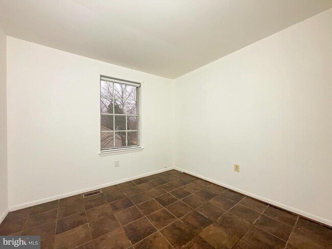 Building Photo - 8202 Ashford Blvd