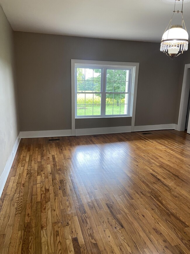 Building Photo - 11495 Guthrie Rd