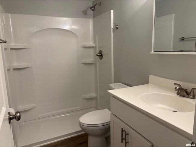 Building Photo - 1650 W 42nd St