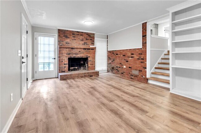 Building Photo - 4497 Glenforest Dr NE