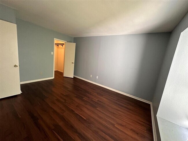 Building Photo - 8433 Hearth Dr