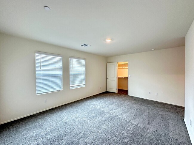 Building Photo - Serene Fort Apache