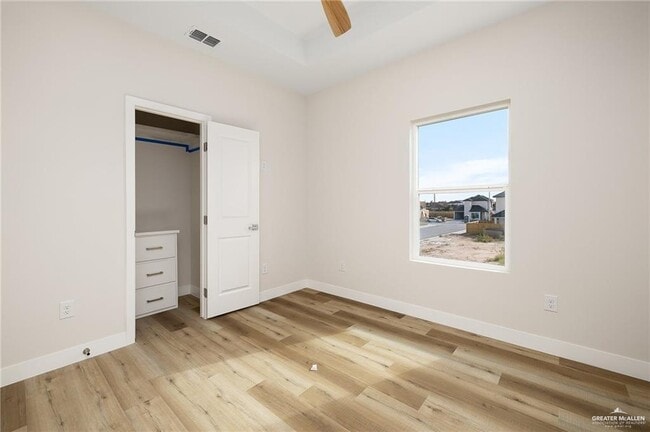 Building Photo - 16 Ana Regina St