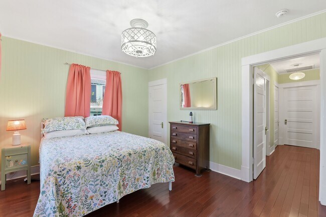 Building Photo - 2415 38th St