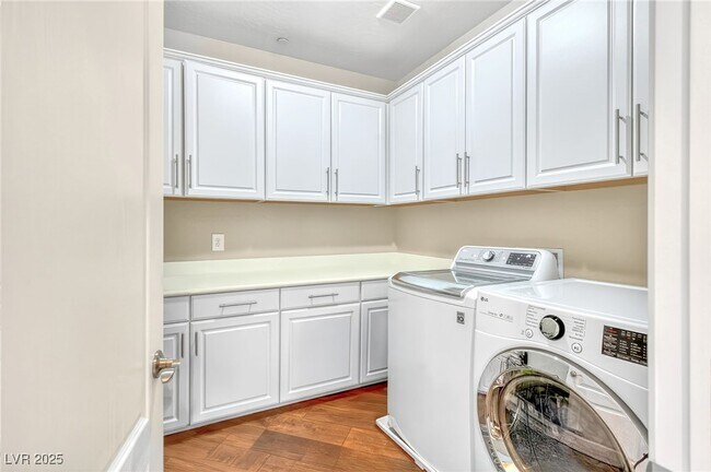 Building Photo - 1129 Via Della Costrella