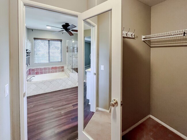 Building Photo - MUST SEE! Beautiful 3 bedroom + Loft + Office Space (or convert to 4th bedroom) + Large Backyard ...