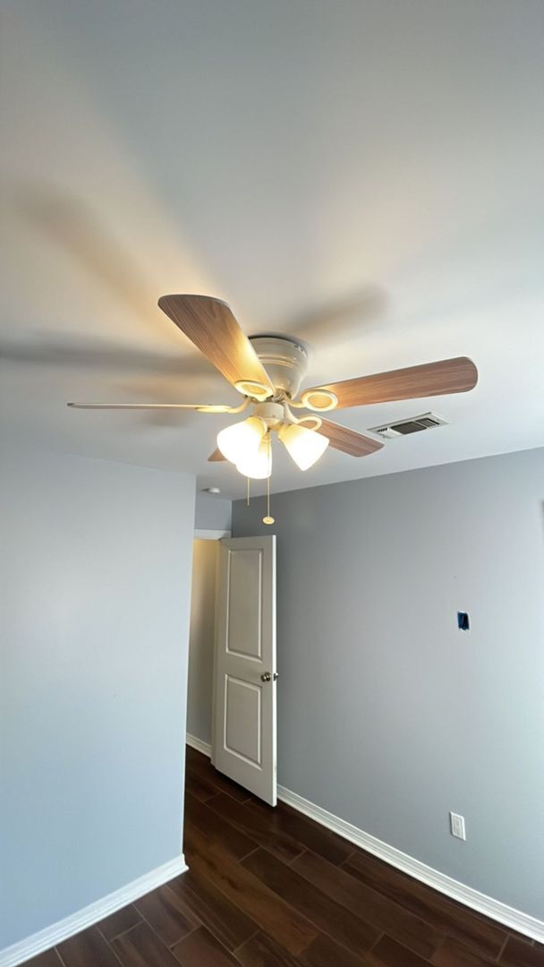 Building Photo - 3 BD 2 BA Home in the Bayou View School Di...