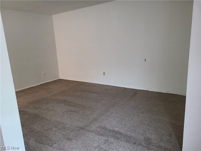 Building Photo - 595 Dayton St