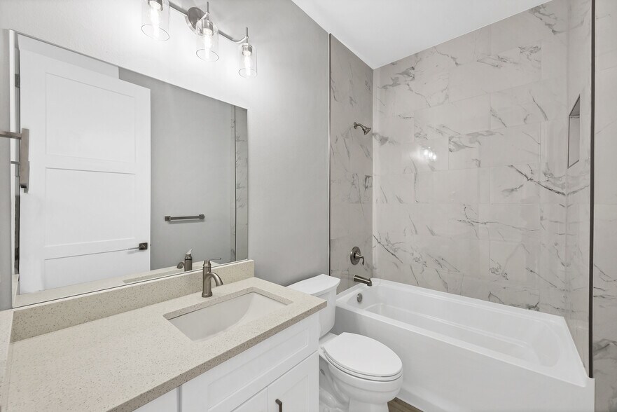 Building Photo - 7807 Chesebro Ave