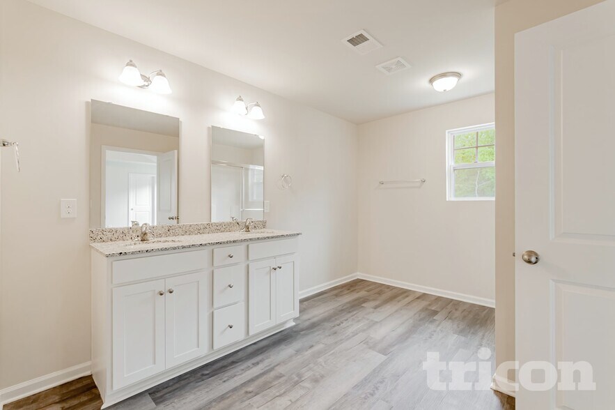 Building Photo - 18 Iron Horse Ct