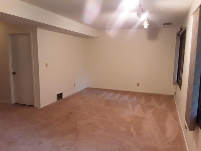 Building Photo - 1386 Arden View Dr