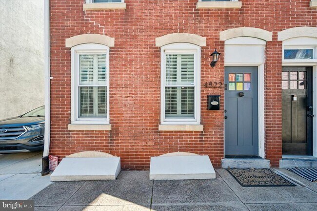 Building Photo - 4822 Ogle St