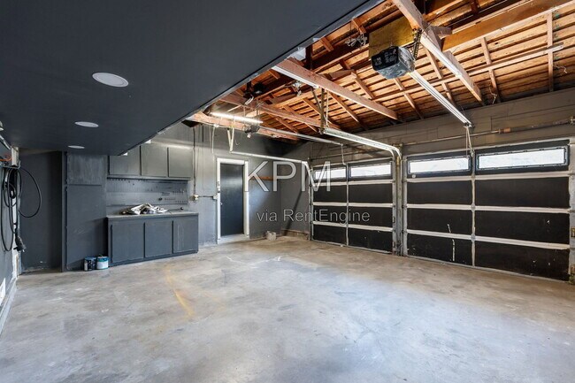 Building Photo - 2155 Portola Ave