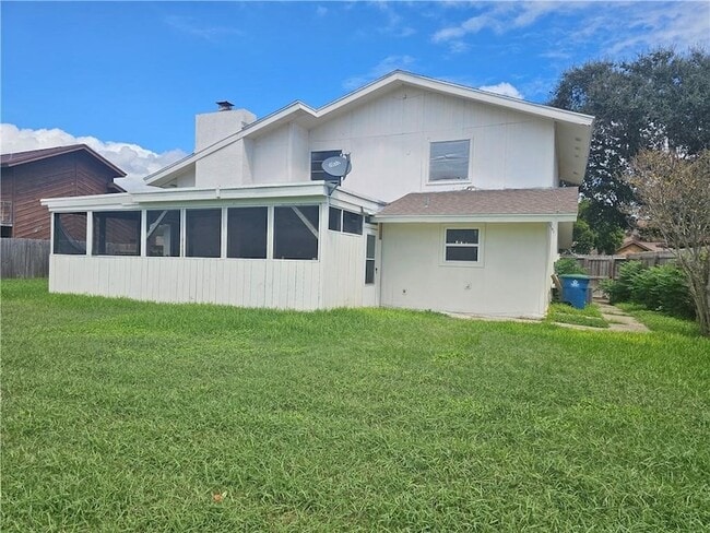 Building Photo - 2011 Pecan Dr