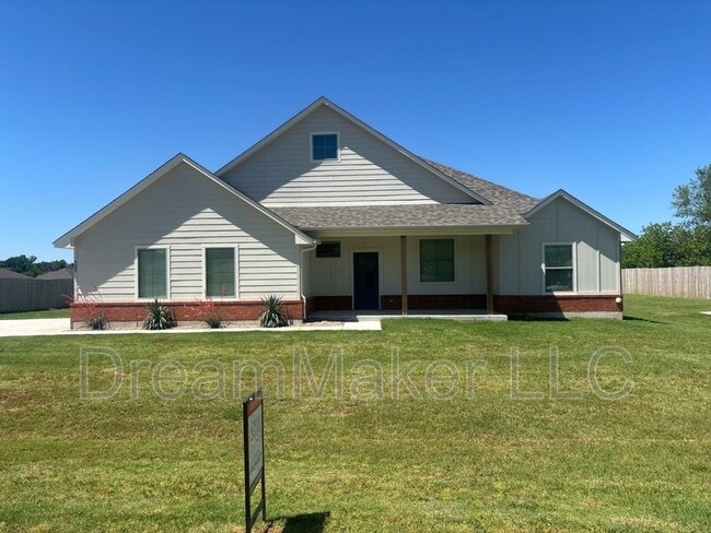 Primary Photo - 737 Apple Blossom Way