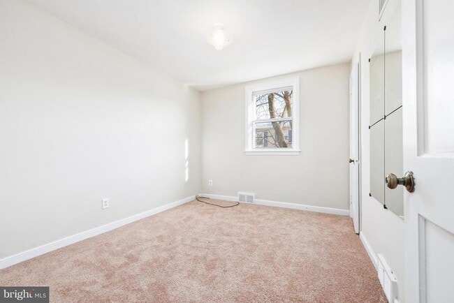 Building Photo - 228 Fitzwilliams Rd