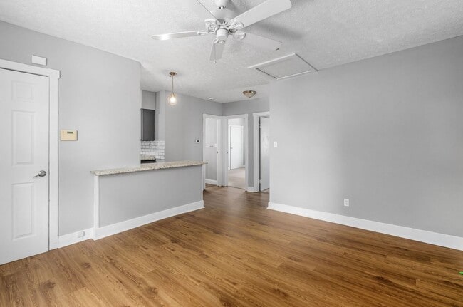 Building Photo - 866-868 Ellsworth Avenue