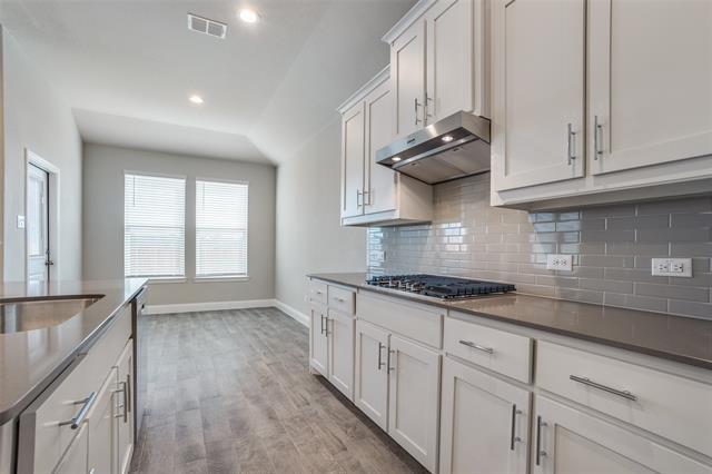 Building Photo - 2217 Redwing Dr