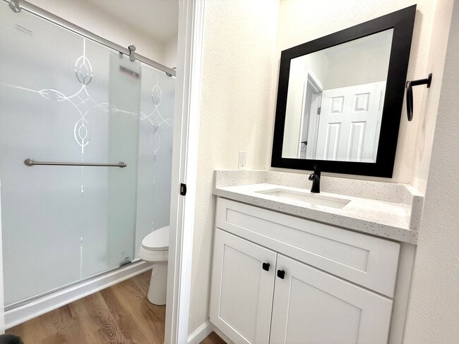 Building Photo - For Rent – 2 Bedroom, 1 Bath Apartment in ...