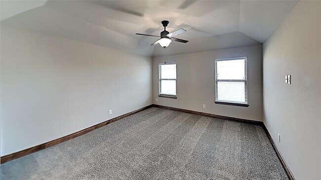 Building Photo - 14320 Covington Ave