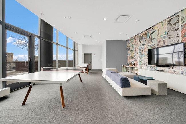 Building Photo - 450 E Waterside Dr