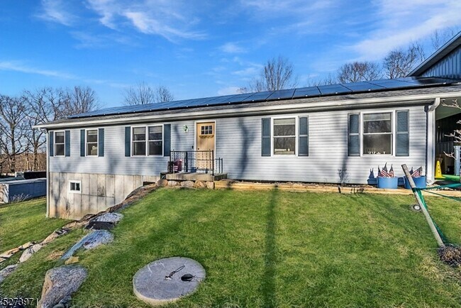 Building Photo - 153 Stag Hill Rd