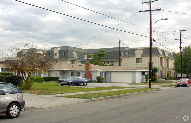 Alternate view - 8141-8151 E 4th St