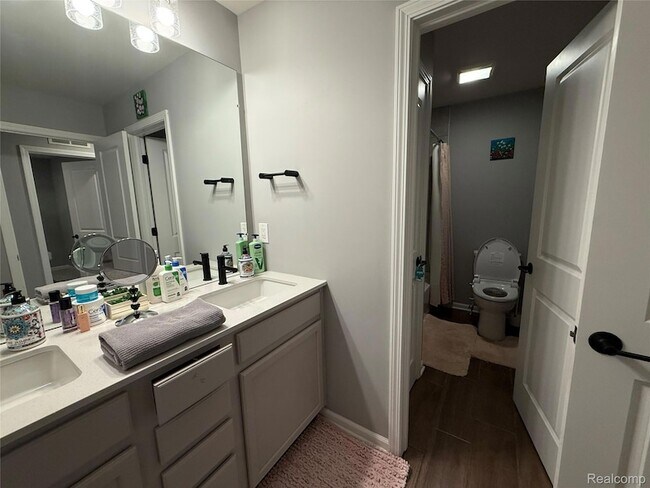Building Photo - 4811 Broomfield Way