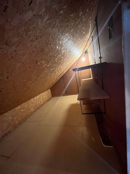 Building Photo - 1417 W High St