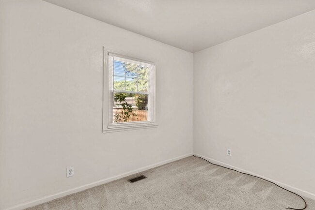 Building Photo - 3002 Woodrow St