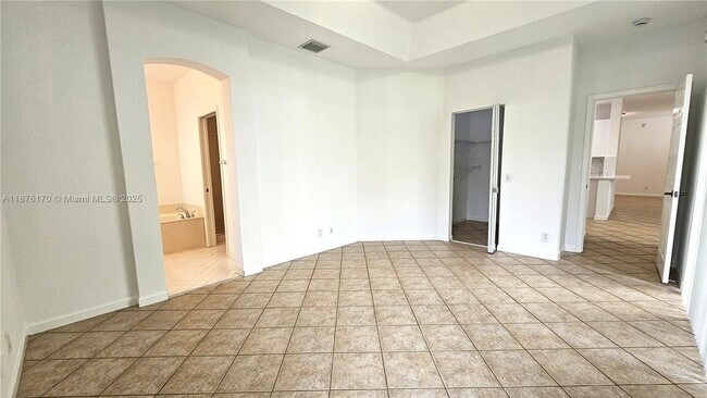 Building Photo - 686 Conservation Dr