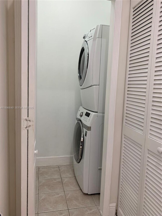 Building Photo - 14179 SW 126th Pl