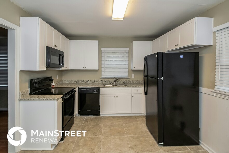 Building Photo - 104 14th Ct NW