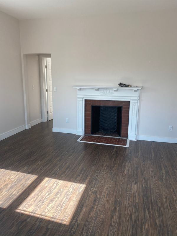 Building Photo - 208 Waterman St