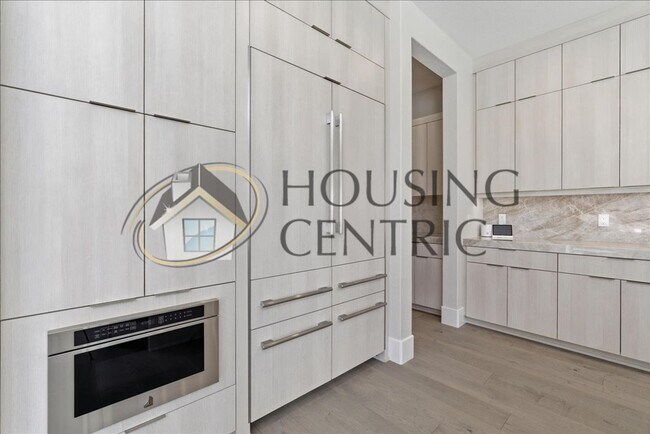 Building Photo - Unparalleled Executive Luxury Rental Home in Gated Community