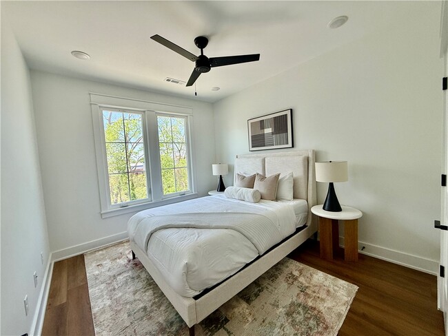 Building Photo - 825 NW 14th St