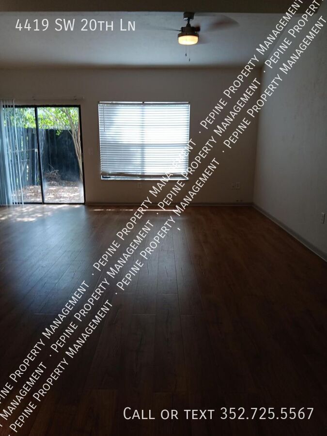 Building Photo - 4419 SW 20th Ln
