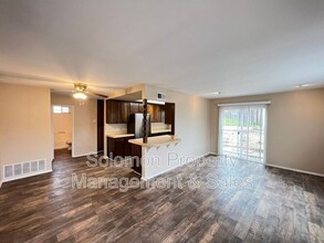 Building Photo - 1008 Santa Fe Dr